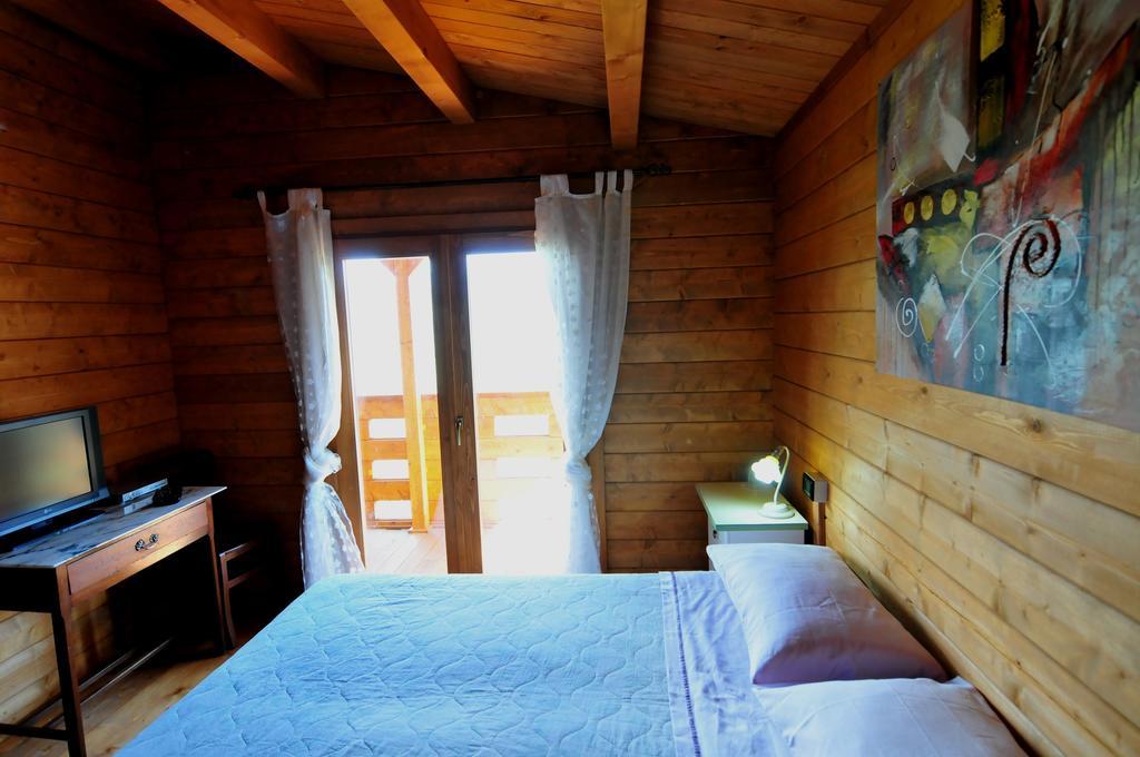Bed and Breakfast Chalet Dei Parchi Saracinesco Pokoj fotografie