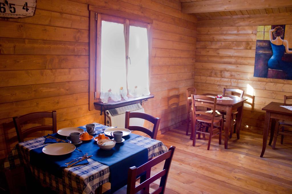 Bed and Breakfast Chalet Dei Parchi Saracinesco Exteriér fotografie