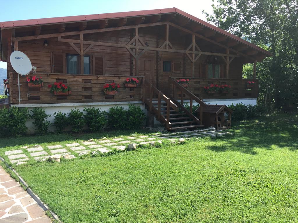 Bed and Breakfast Chalet Dei Parchi Saracinesco Exteriér fotografie